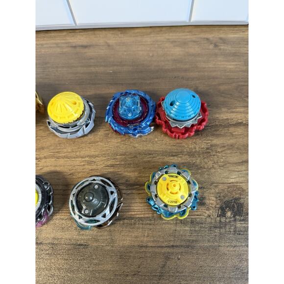 11 Beyblades for beginners or collectors - READ - Picture 5 of 8